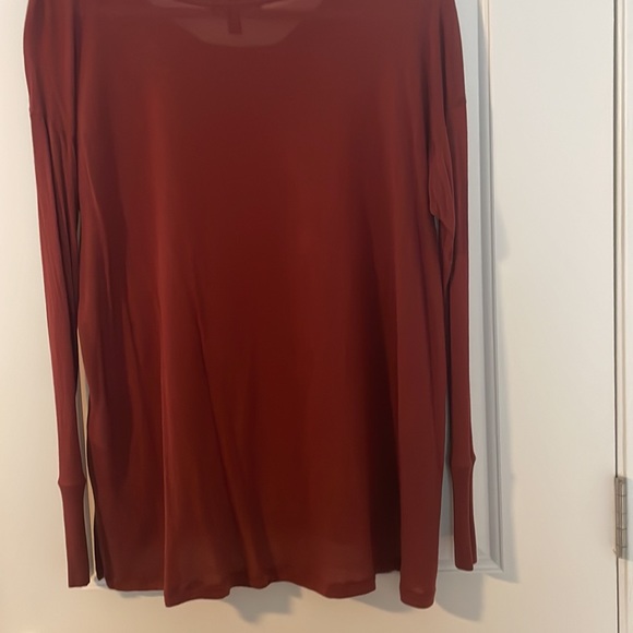 Fall Women’s Top - Picture 2 of 4